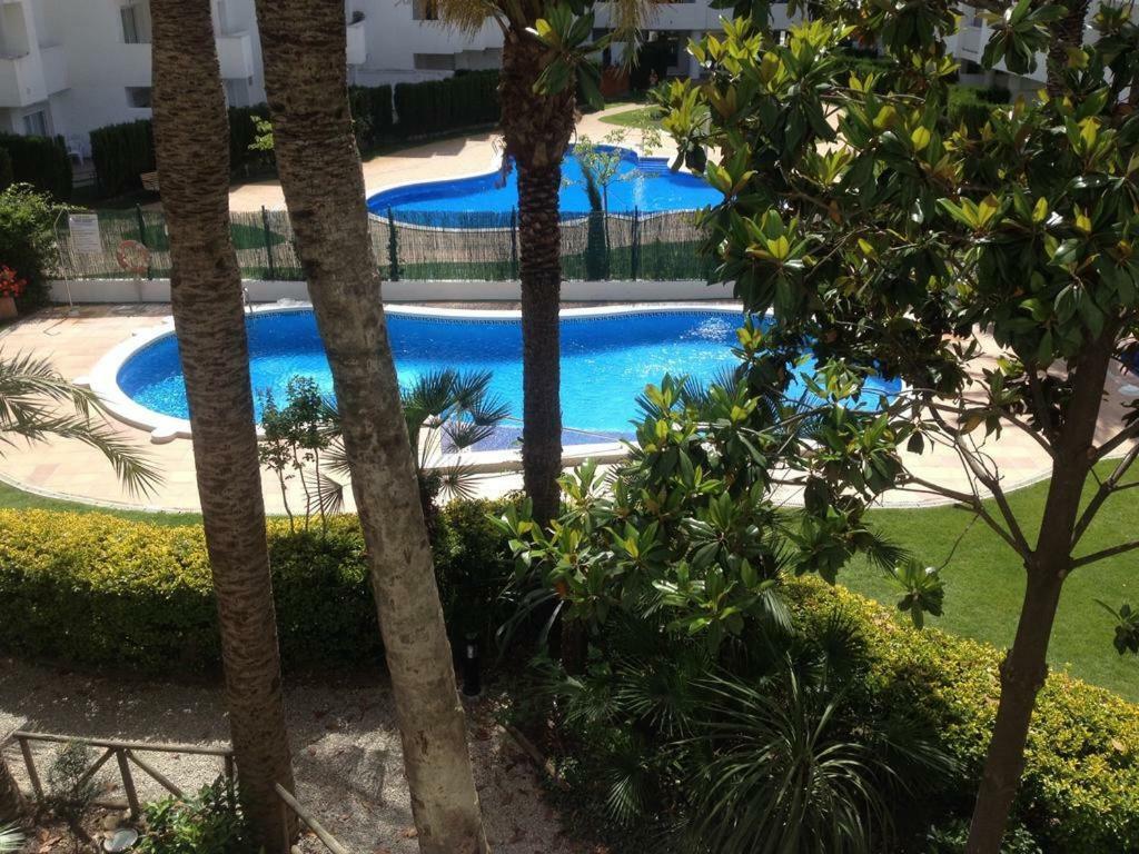 Holidays Royal Marine Roses Exterior foto