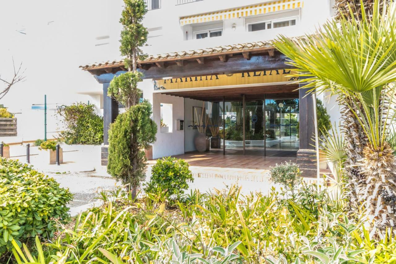 Holidays Royal Marine Roses Exterior foto